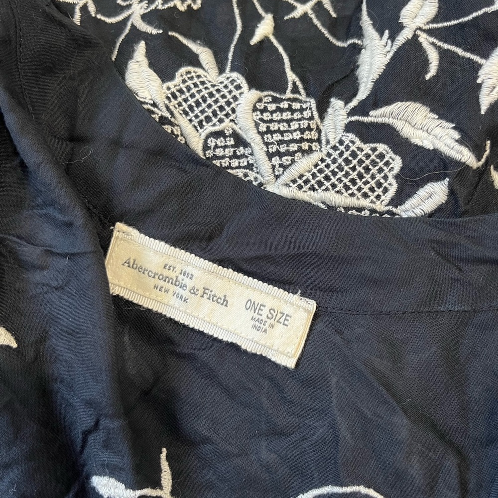 Abercrombie and Fitch kimono - Picture 4 of 4